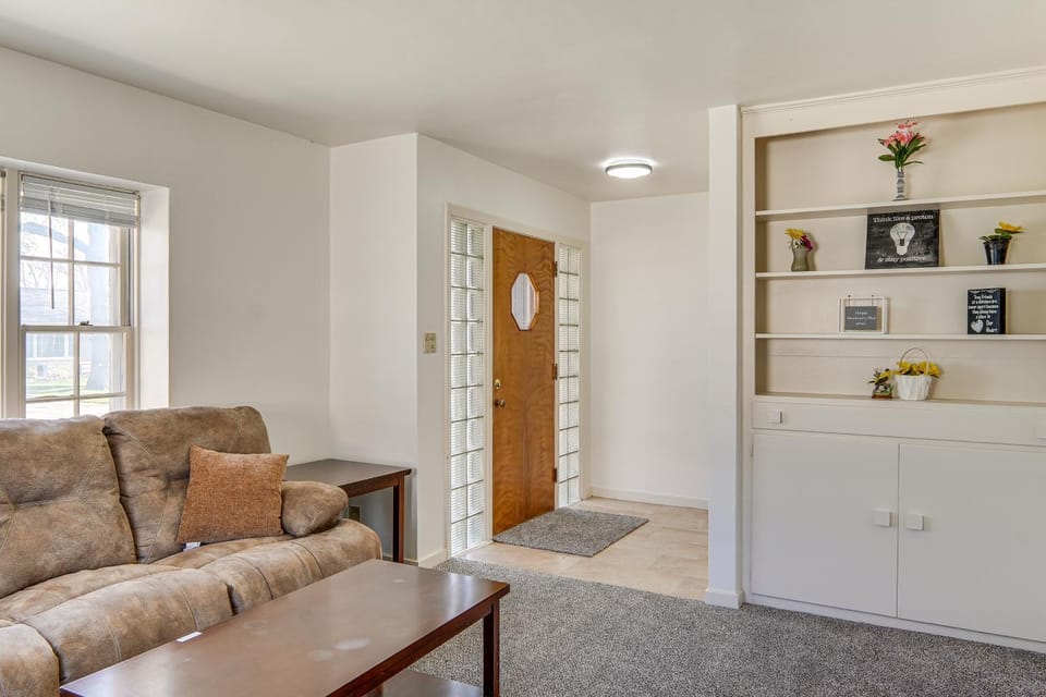 Family Home By Theme Park & Waterloo Arts District House in Waterloo