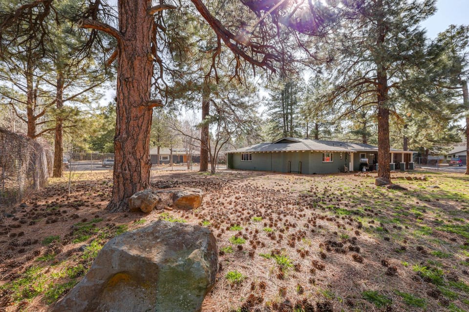 Walk to Dtwn Flagstaff: Home w/ Great Outdoor Area House in Flagstaff