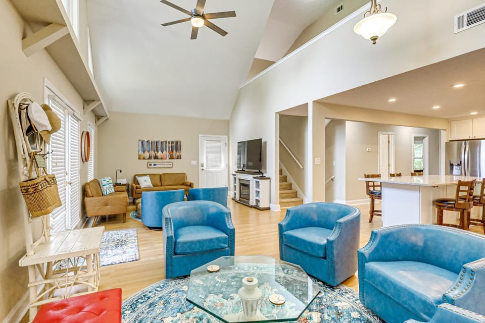 Remote Escape: Lake Home w/ Dock in Sparta! House in Lake Sinclair