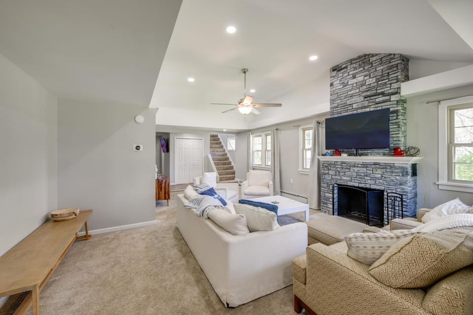 1 Mi to Lake Erie: Family-Friendly Angola Home! House in Lake Erie