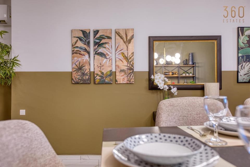 Living room, Decorative detail, Seating area, Dining area