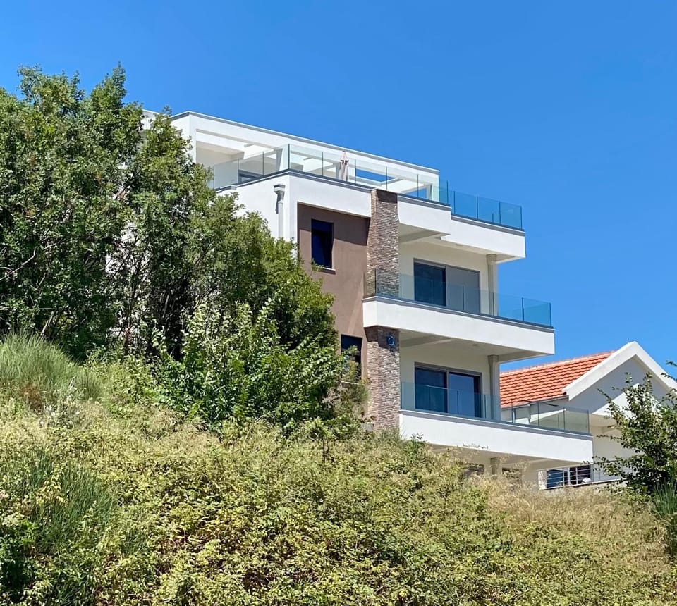 Property building, Natural landscape, Garden, Garden view