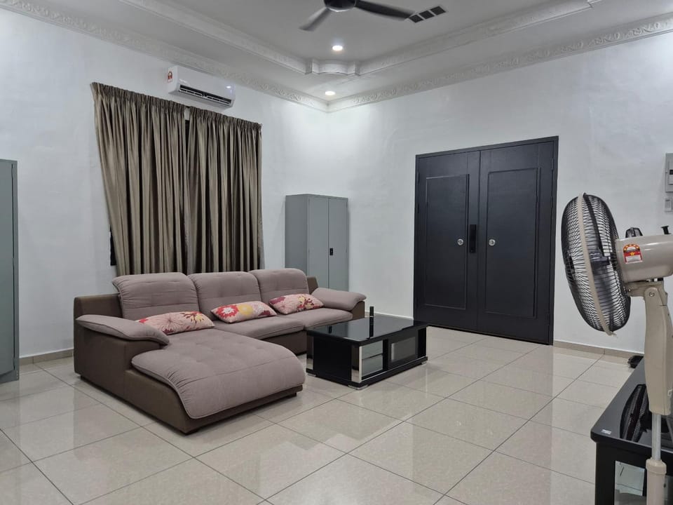 Living room, Seating area, air conditioner