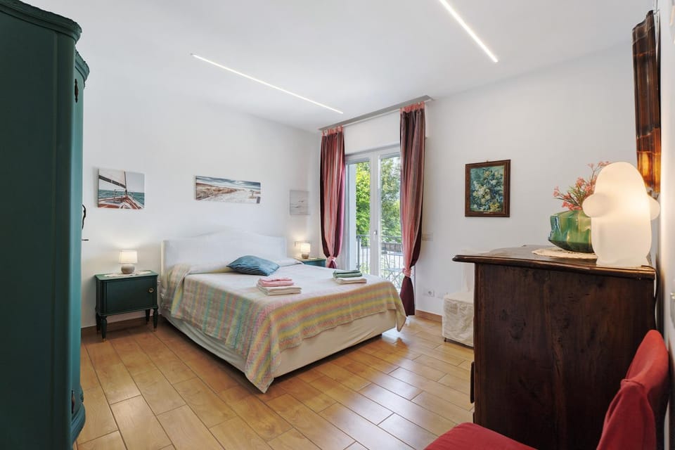 Living room, Bedroom
