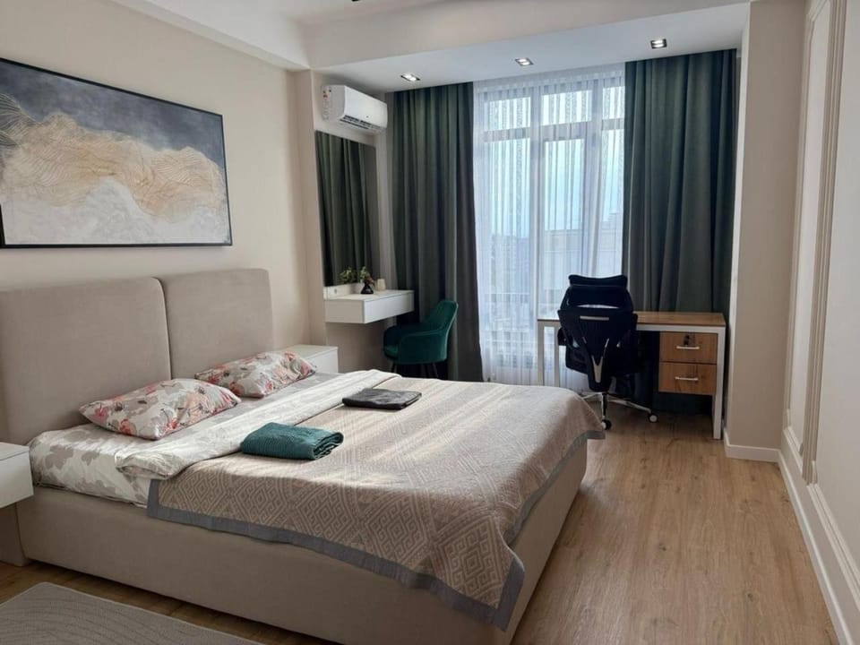 Bed, Bedroom, towels, air conditioner