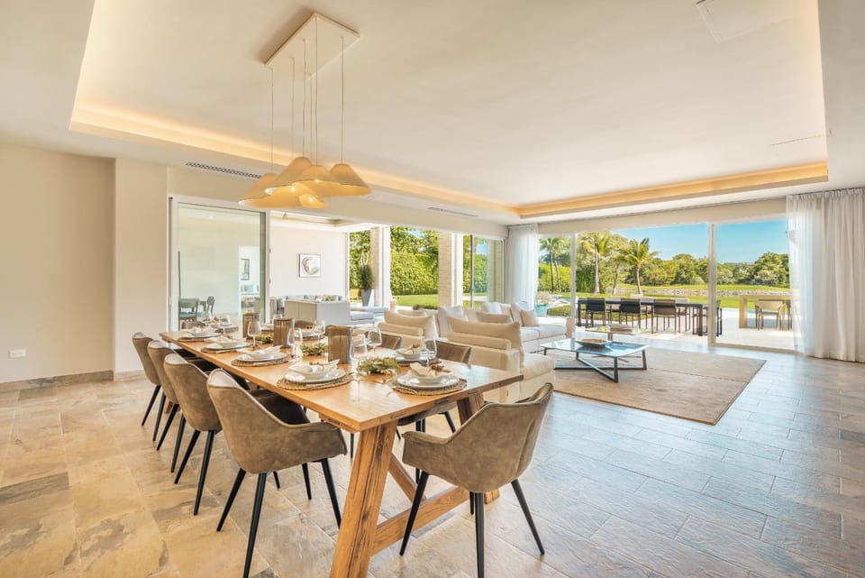 Retreat villa with lake view, maid,bbq in Punta Cana Villa in Punta Cana