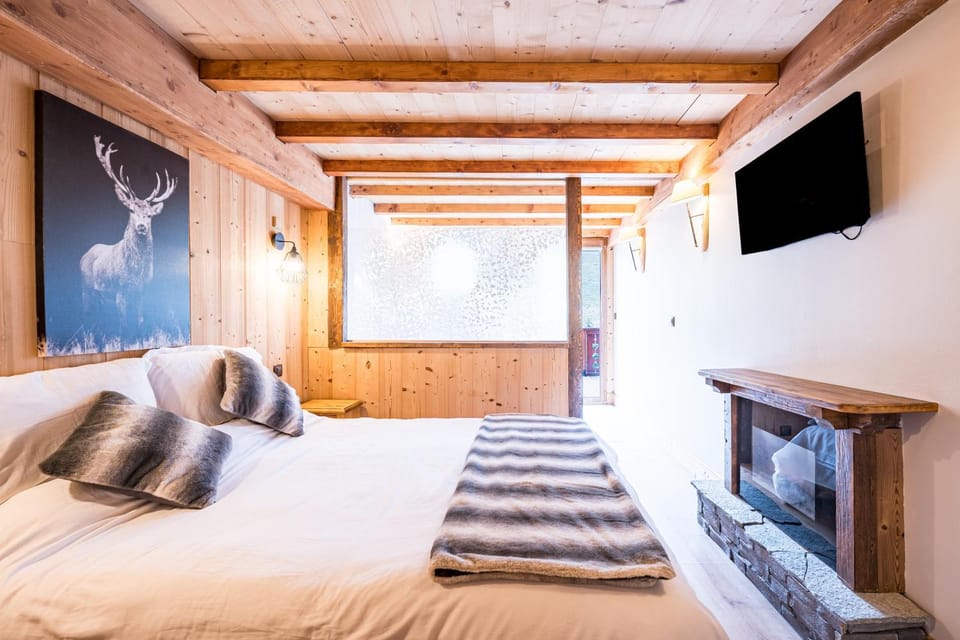 Living room, Bedroom