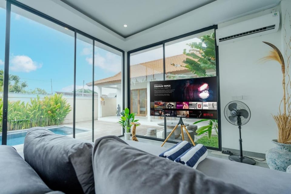 Communal lounge/ TV room, Bedroom