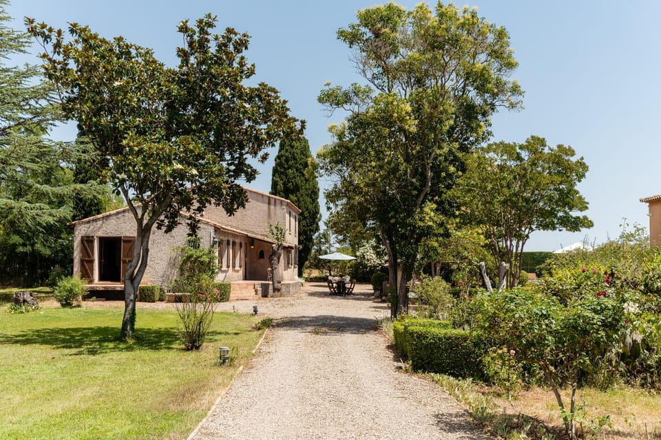 Property building, Day, Natural landscape, Garden