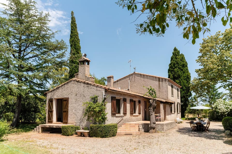 Property building, Day, Garden, Garden view