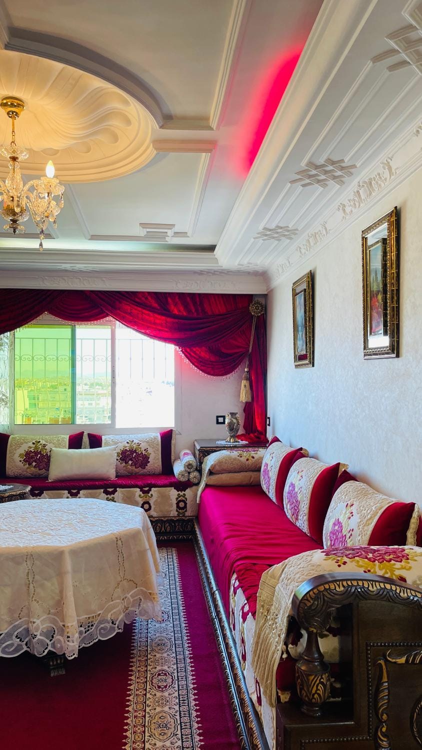 Appartement de luxe à louer à la journée à Tanger Au centre ville Apartment in Fes