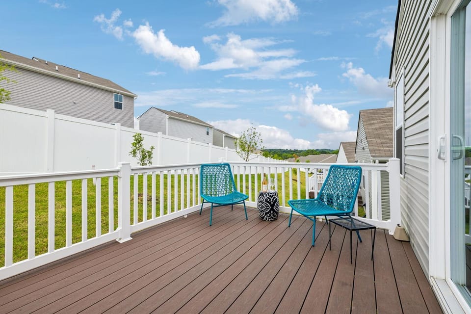Stylish Vibe 2 Bed 2 Bath Nashville Home 30 or more Days by SkyRun Nashville House in Nashville