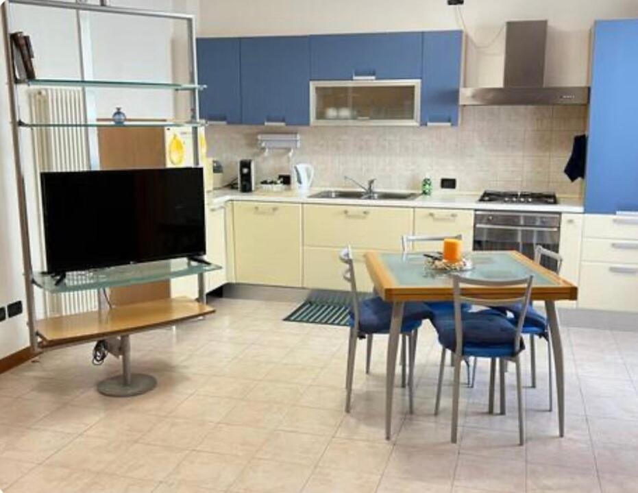 TV and multimedia, Coffee/tea facilities, Kitchen or kitchenette, Dining area, dishwasher, oven