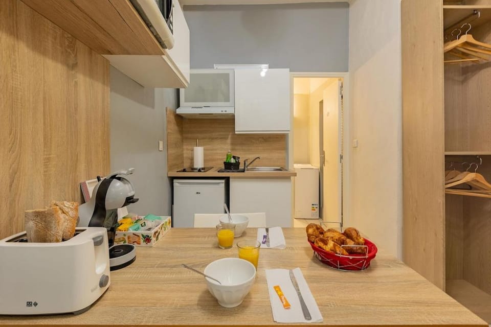 Studio GIGI 50 m mer climatisation plein centre Apartment in Palavas-les-Flots