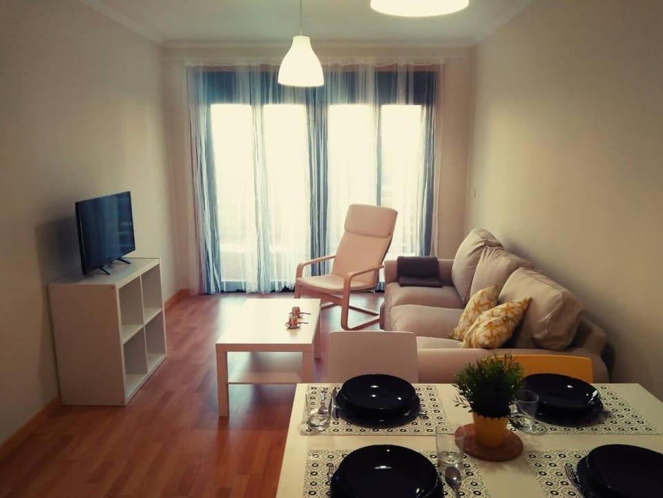 Apartamento con terraza, piscina, padel y parking Apartment in Foz