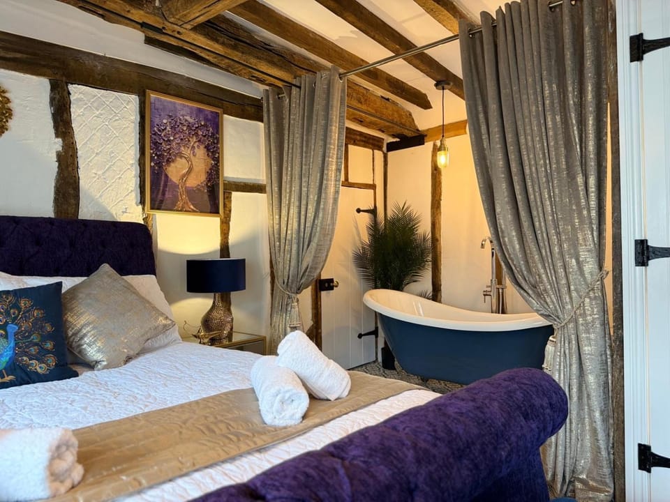 Bedroom, Bath