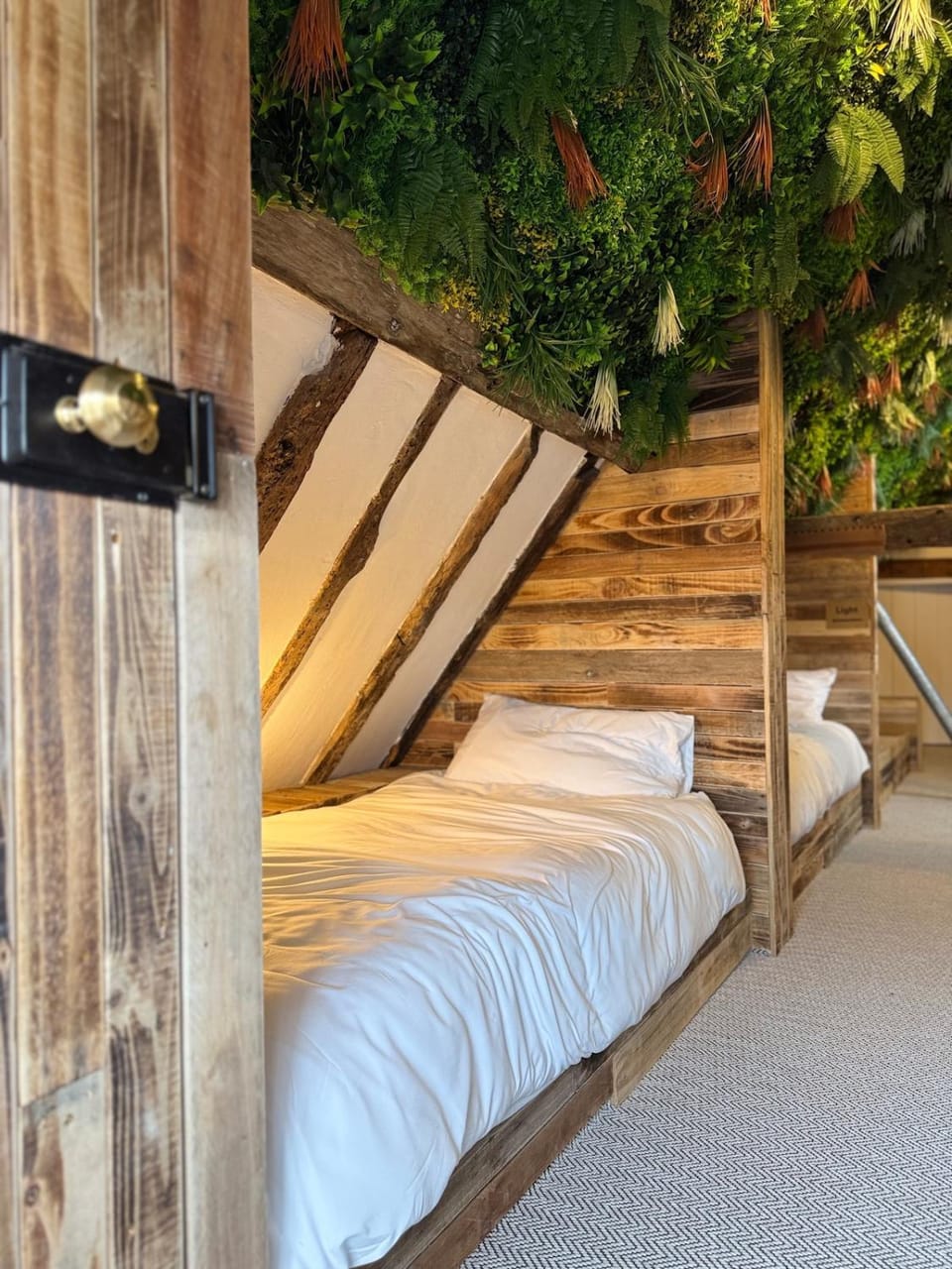 Bedroom, bunk bed
