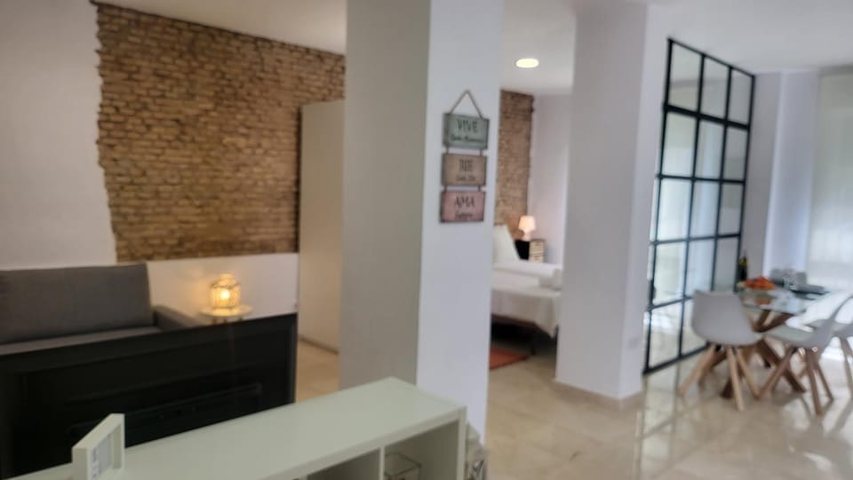 Bed, Seating area