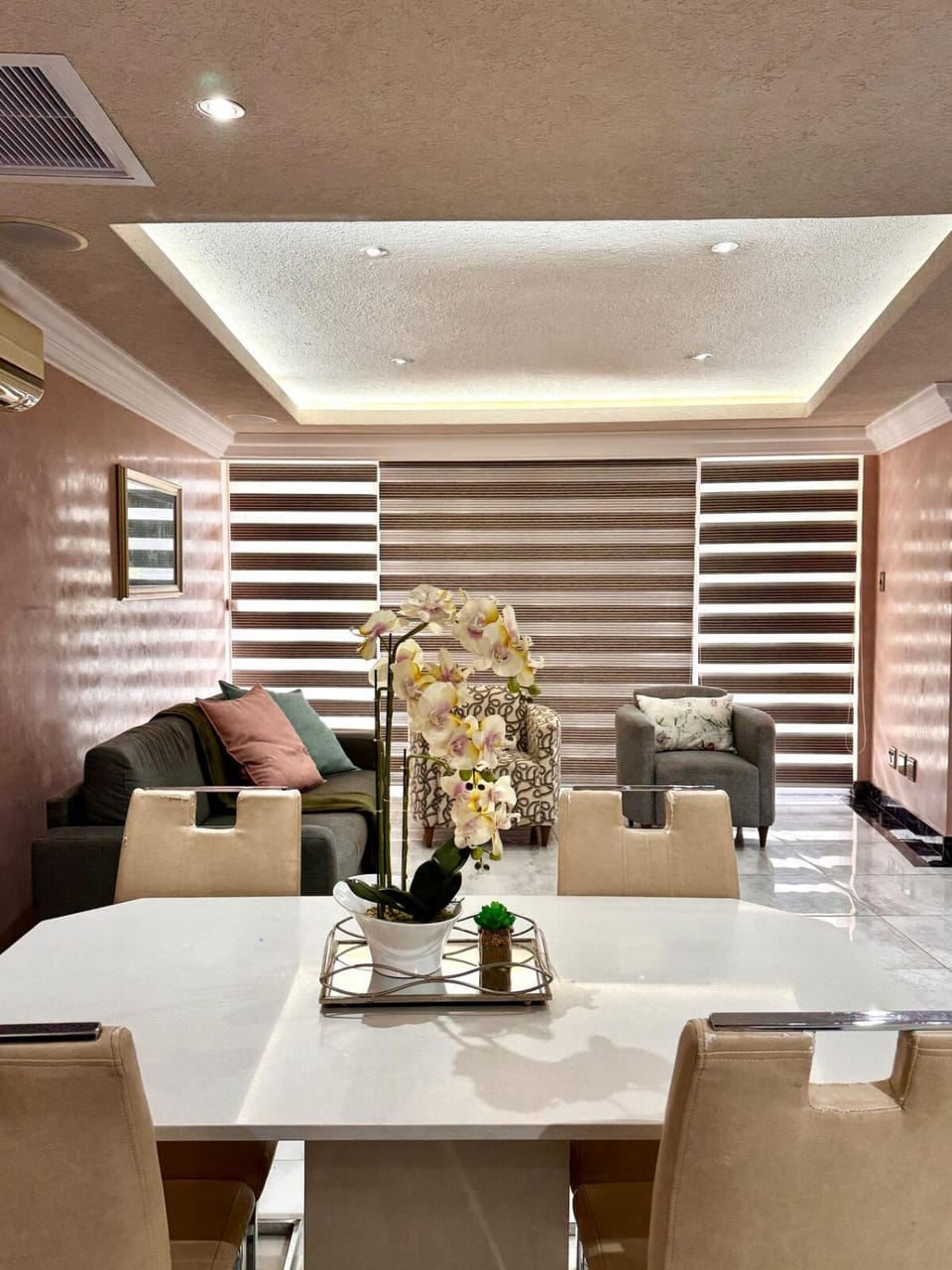 Living room, Dining area