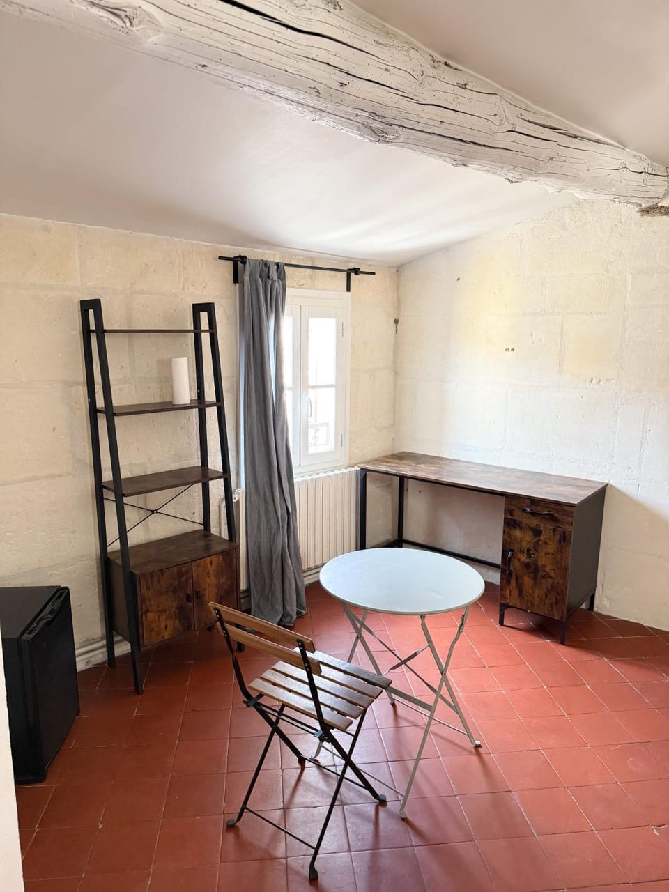 Photo of the whole room, Seating area, Bedroom