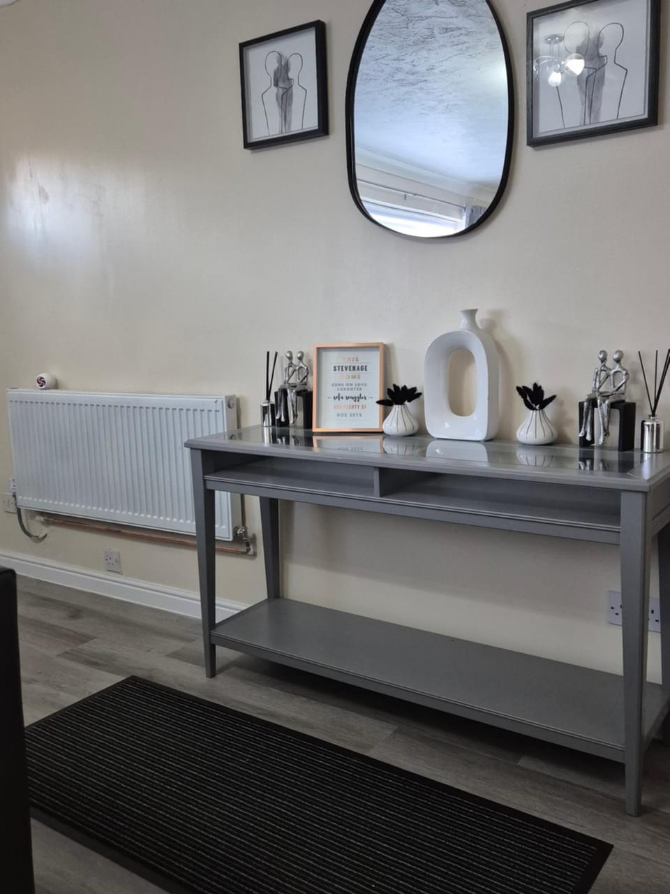 Cosy 2 Bedroom House Stevenage Old town Close to Train Station Free Parking Sleeps 4-6 House in Stevenage