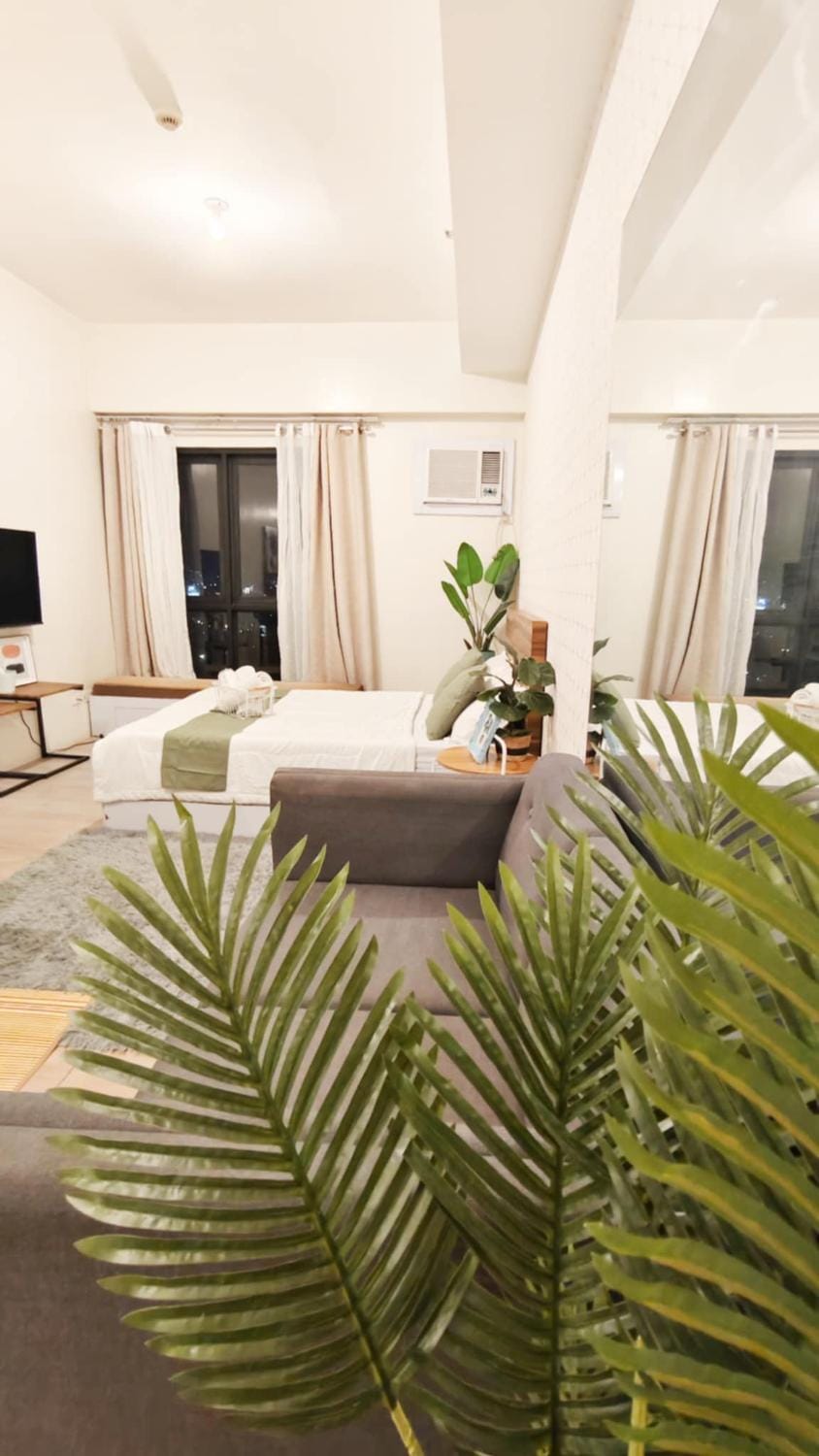 Deluxe One Bedroom Suite by Christine Suites infront of Trinoma Mall Apartment hotel in Quezon City