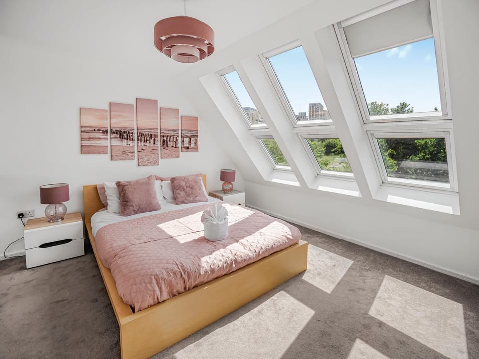 Bed, Bedroom