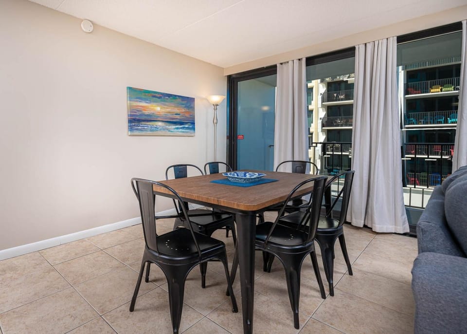 Island Winds East 211 Apartment in West Beach