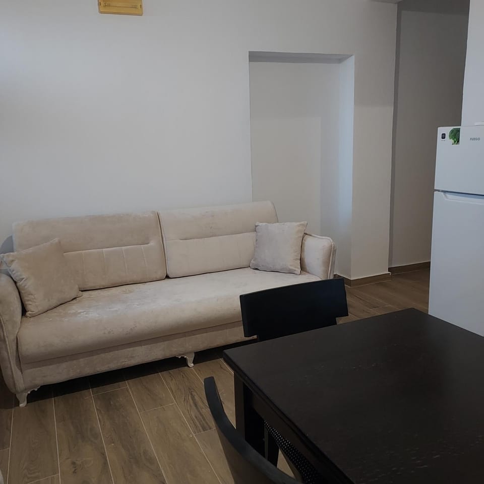 Kitchen or kitchenette, Living room, Seating area