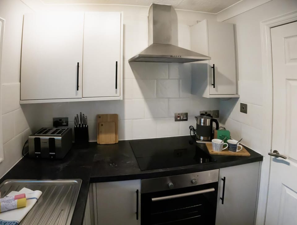 Kitchen or kitchenette, kitchen, kitchen