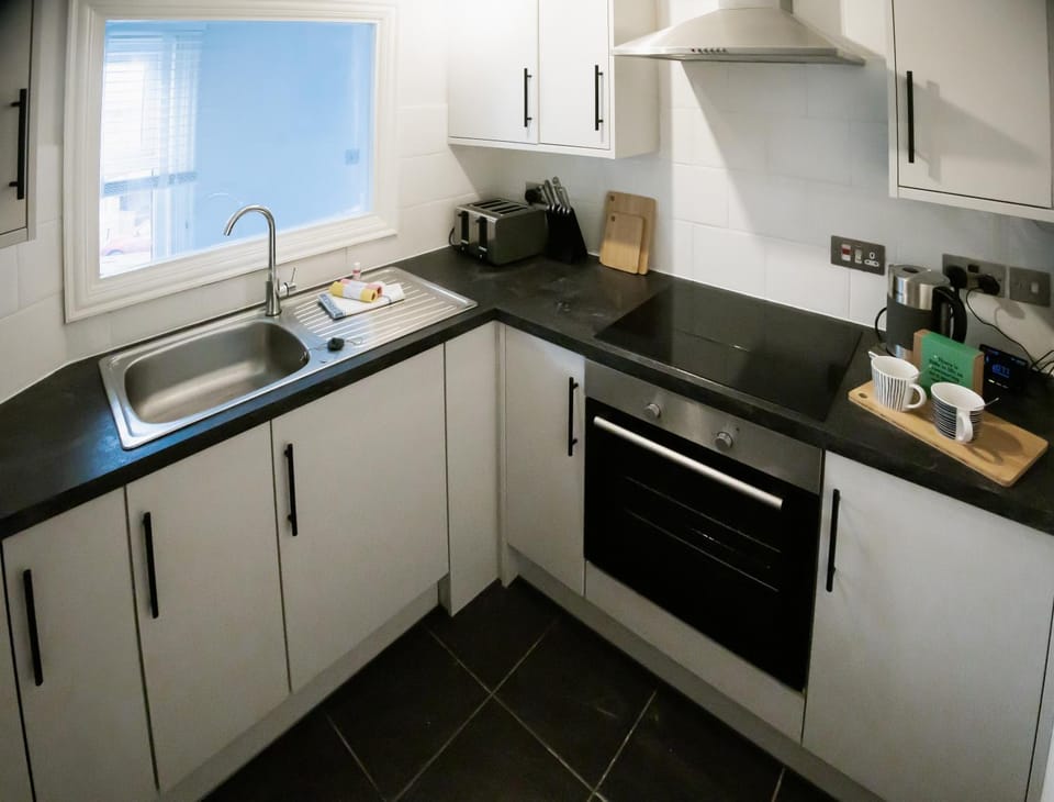 Kitchen or kitchenette, kitchen, kitchen