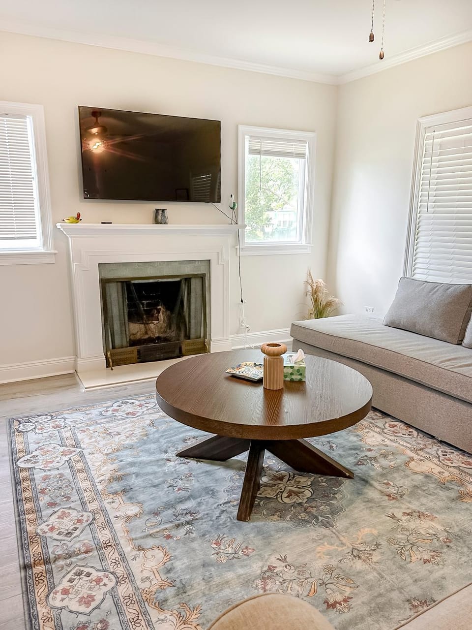 TV and multimedia, Living room, Seating area