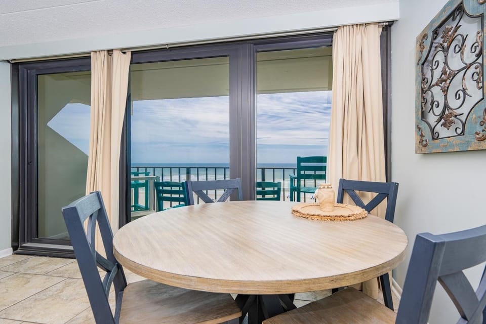 Island Winds East 602 Apartment in West Beach