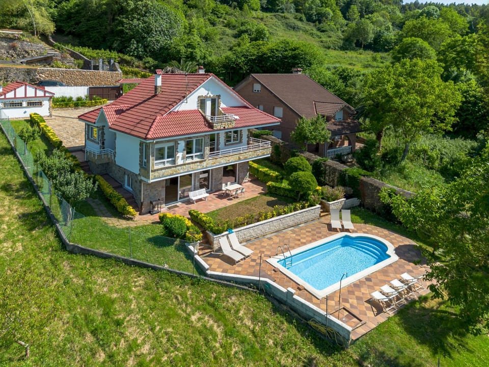 Casa Viero - Villa Con Jardin & Piscina Villa in Cantabria