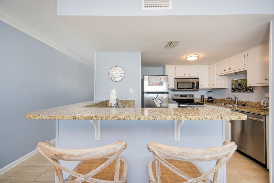Island Winds East 501 Apartment in West Beach