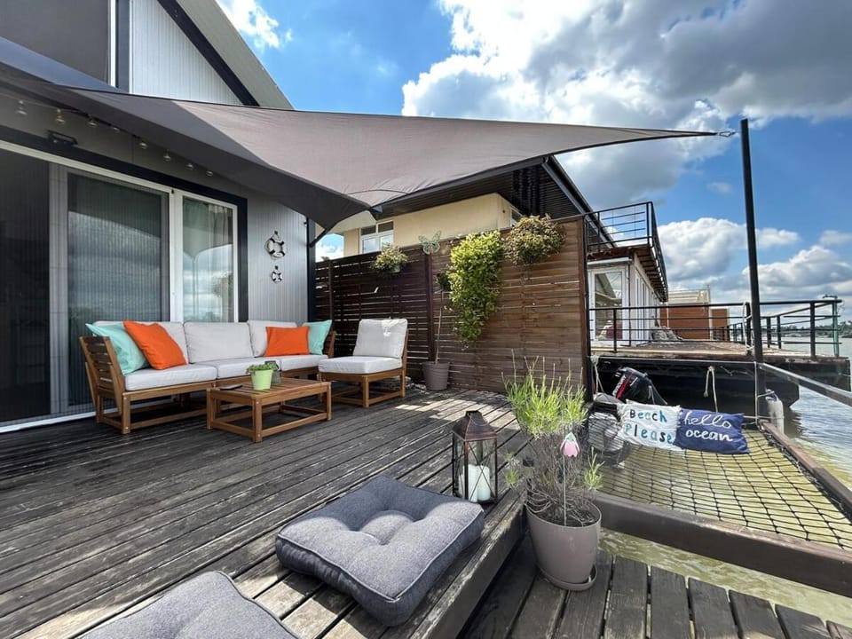 Natural landscape, View (from property/room), Balcony/Terrace, sunbed
