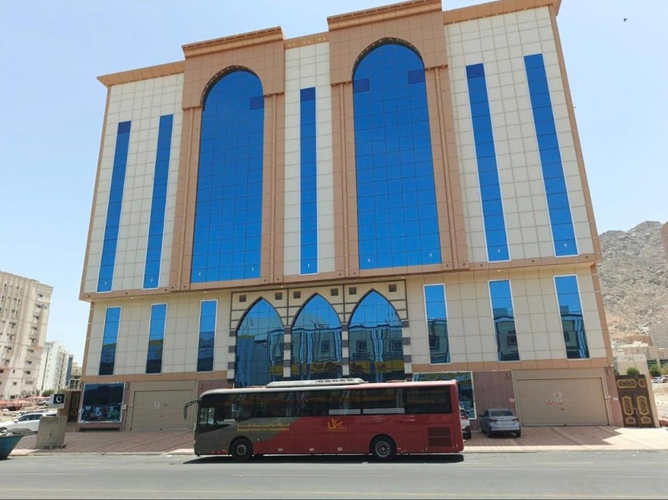 Property building, Day, City view, Location, Parking, shuttle