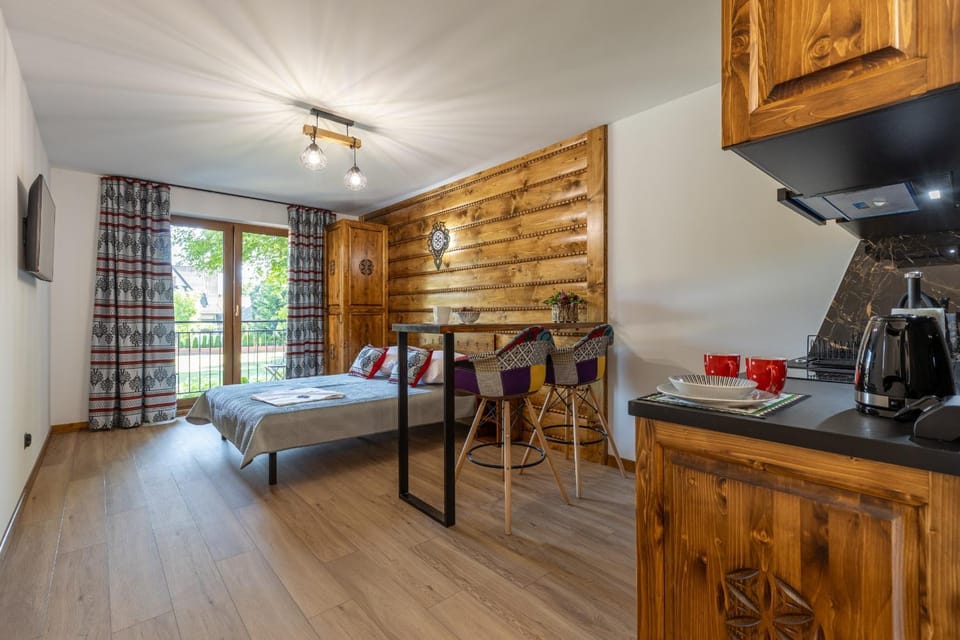 Bed, Kitchen or kitchenette
