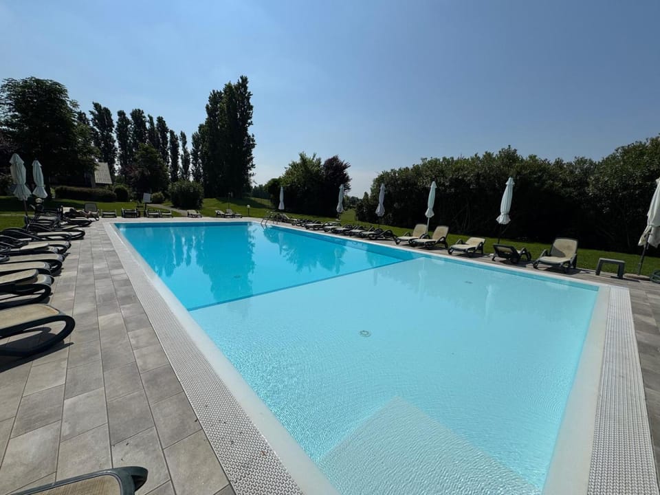Swimming pool, Swimming pool