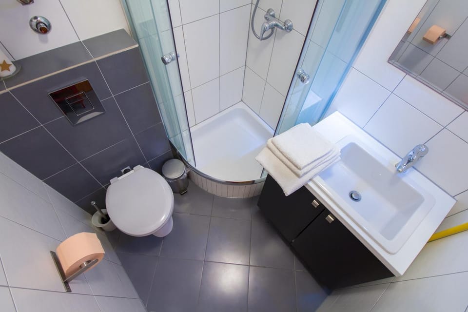 Shower, Toilet, Bathroom