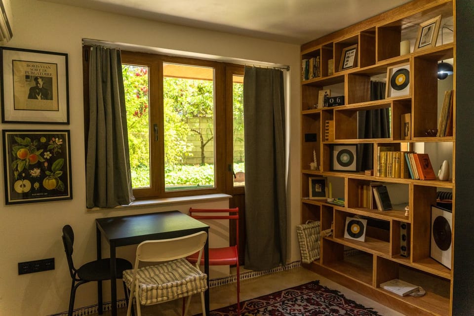 Library, Living room