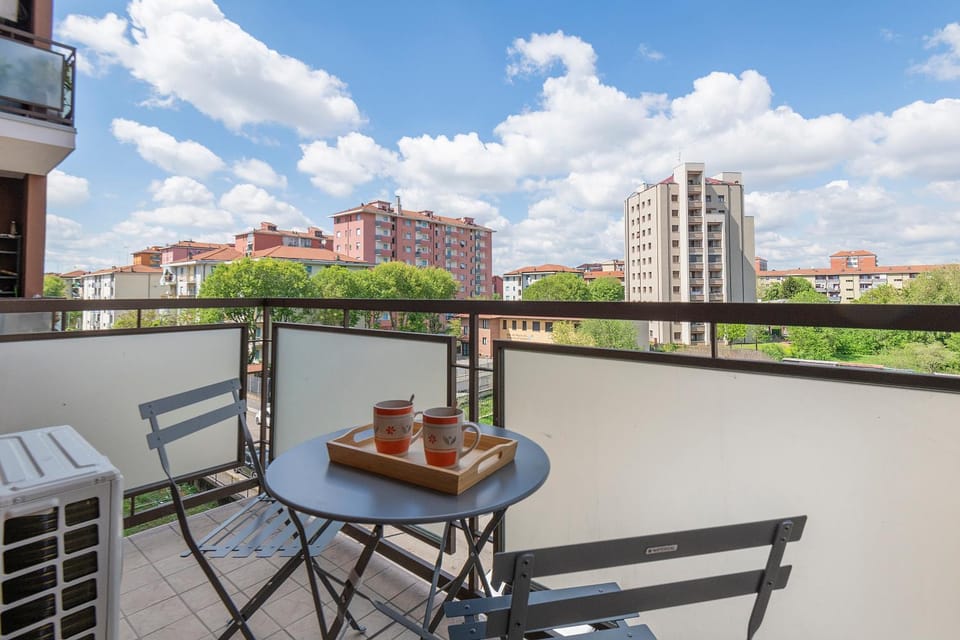 View (from property/room), Balcony/Terrace, City view
