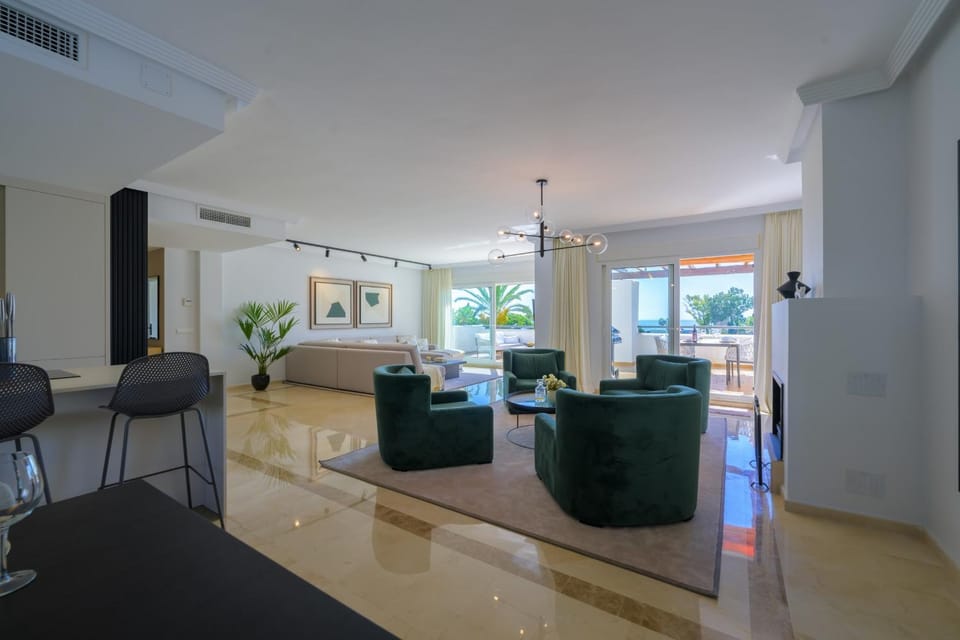 Luxurious 3-Bedroom Penthouse in Los Monteros Marbella Apartment in Marbella