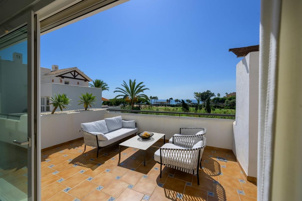 Luxurious 3-Bedroom Penthouse in Los Monteros Marbella Apartment in Marbella