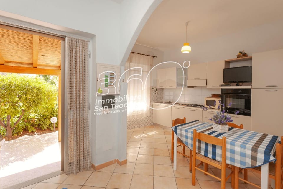 Communal lounge/ TV room, TV and multimedia, Kitchen or kitchenette, Dining area, Evening entertainment, oven