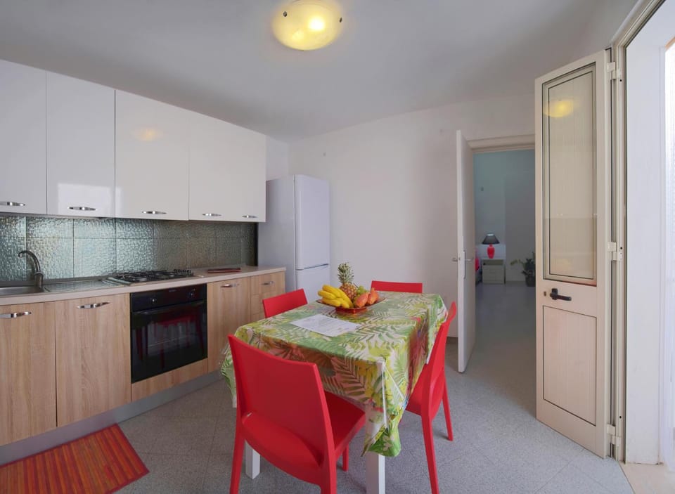 Kitchen or kitchenette, Living room, Photo of the whole room, Dining area
