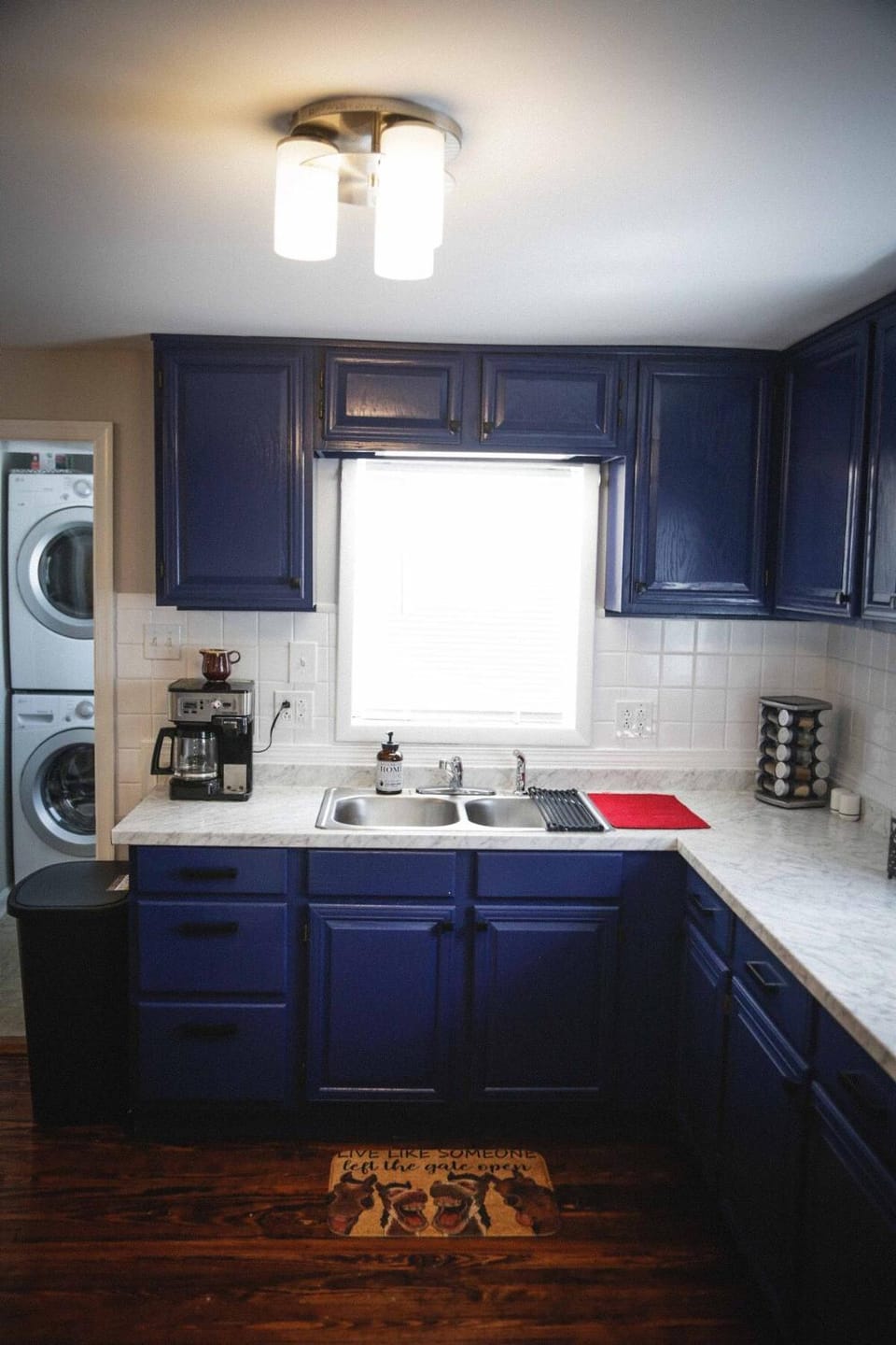 Kitchen or kitchenette, dishwasher, stove, toaster