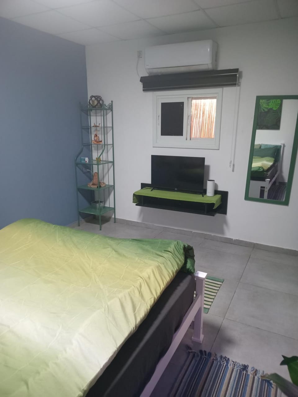 דבש Apartment in South District
