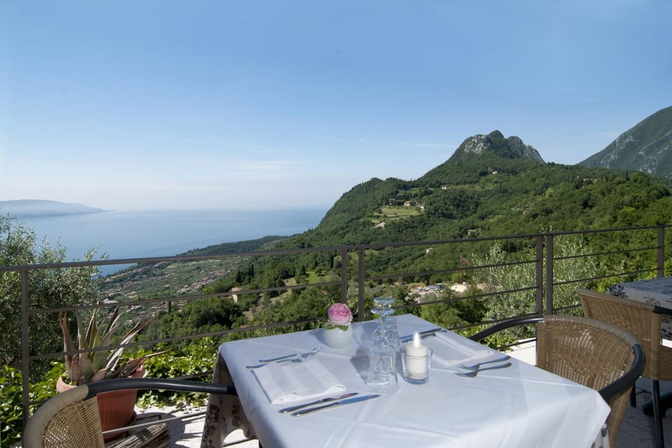 Lake view, Meals, Buffet breakfast, Italian breakfast, Lunch, Dinner