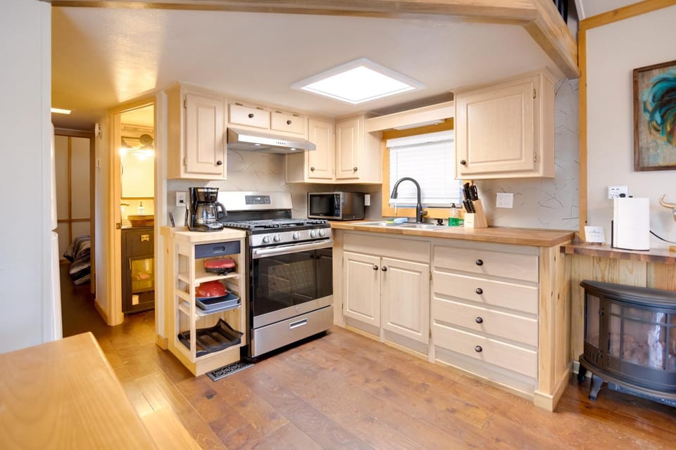 Near Lake Almanor and Golf Cozy Cabin! Cabin in Lake Almanor